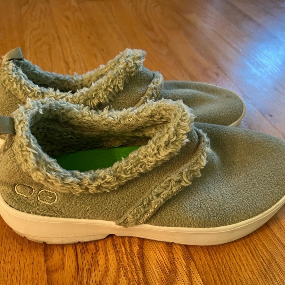 OOFOS Women's OOcoozie Low recovery shoes